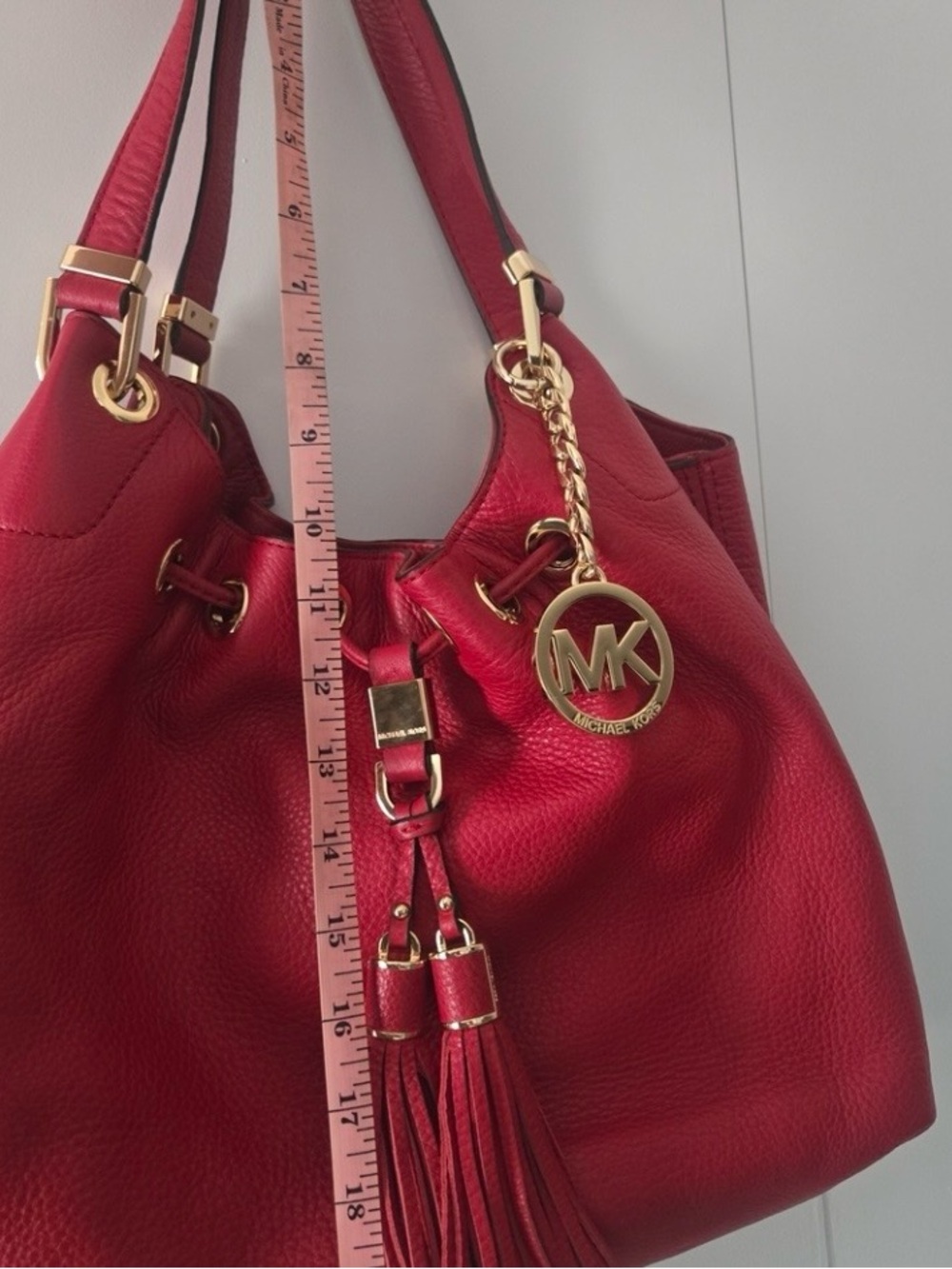 Michael Kors Red Leather Shoulder Bag with Gold Hardware like new - Picture 5 of 12